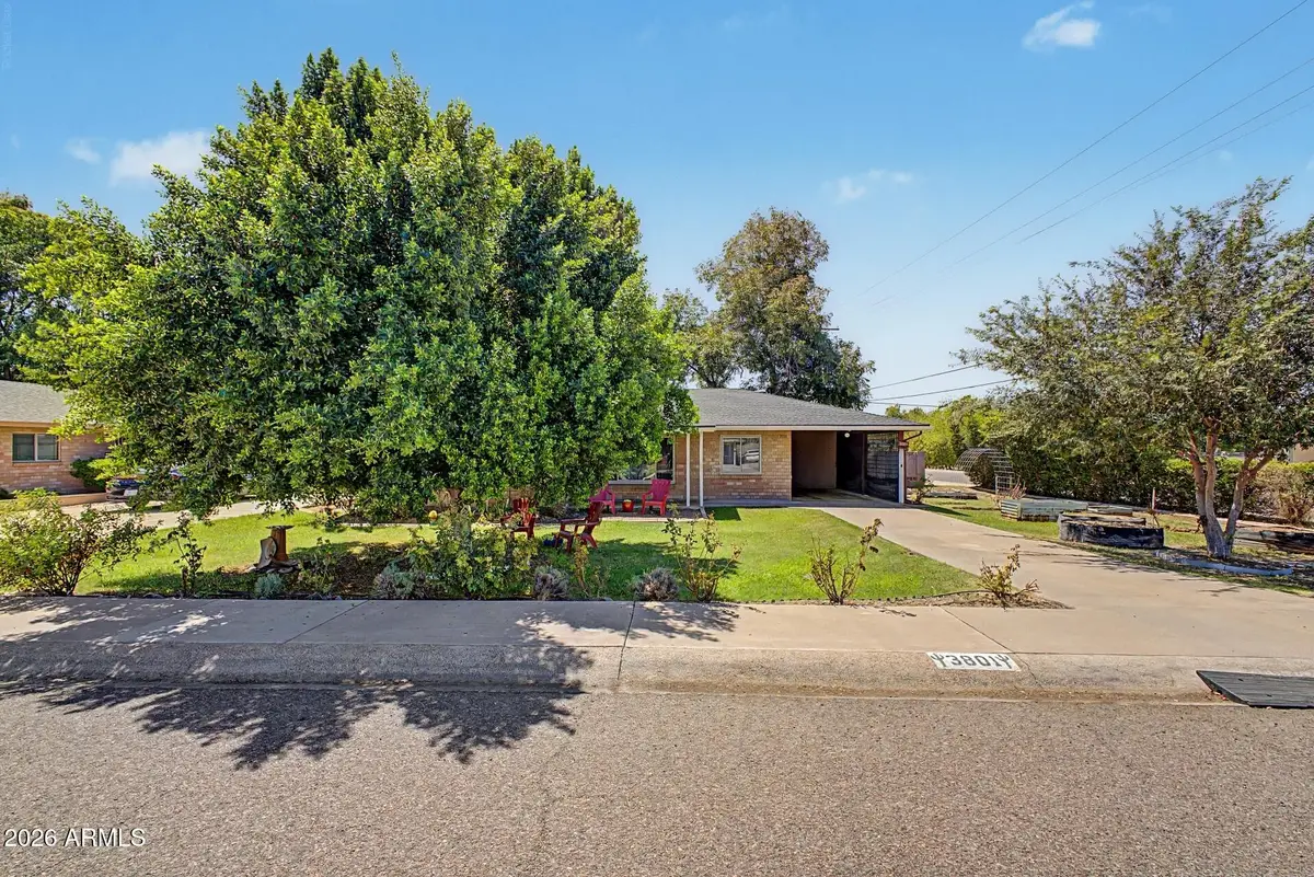 3801 E Amelia Avenue, Phoenix, AZ 85018 - #1