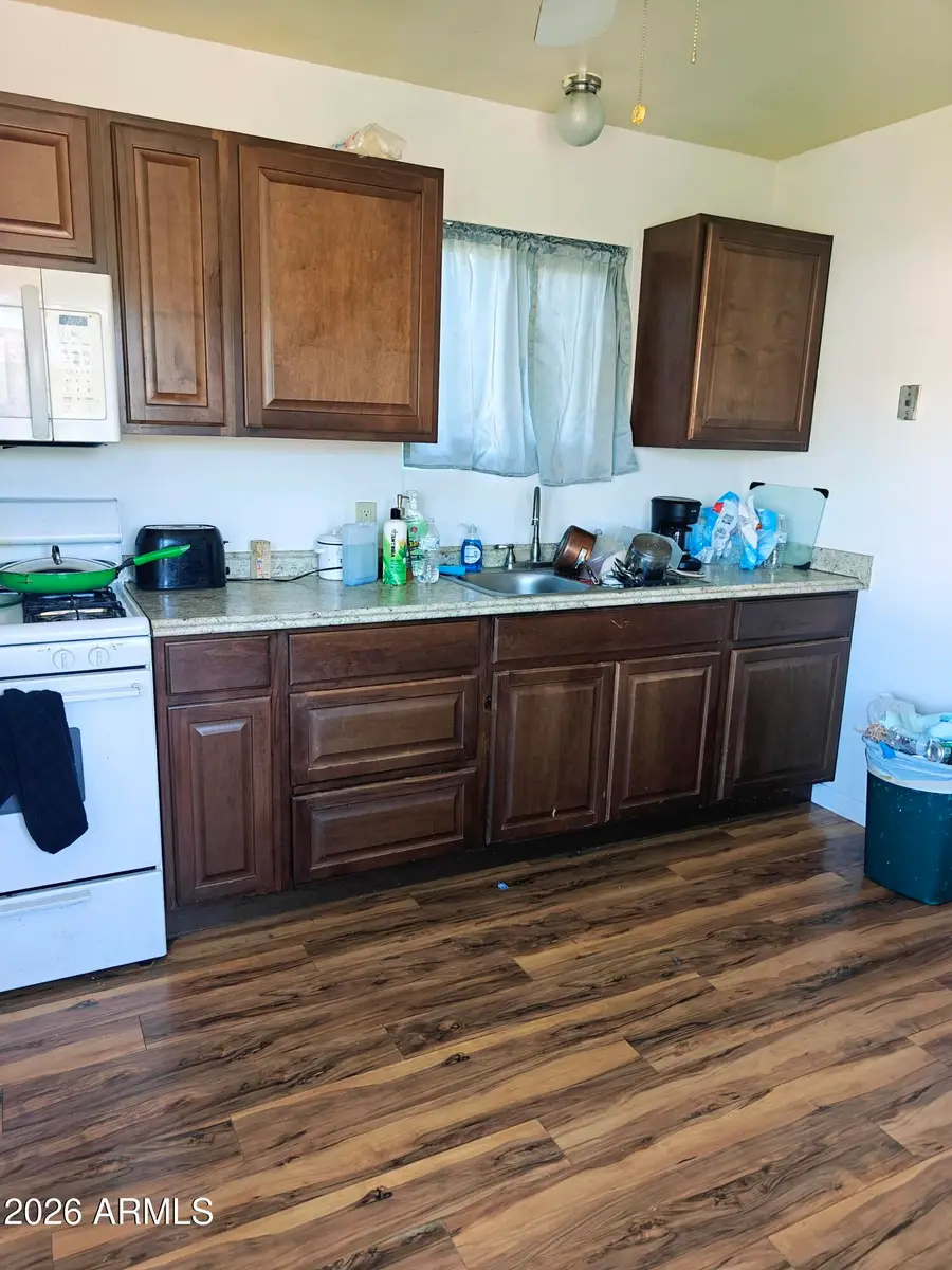 211 S Franz Avenue, Miami, AZ 85539 - #3