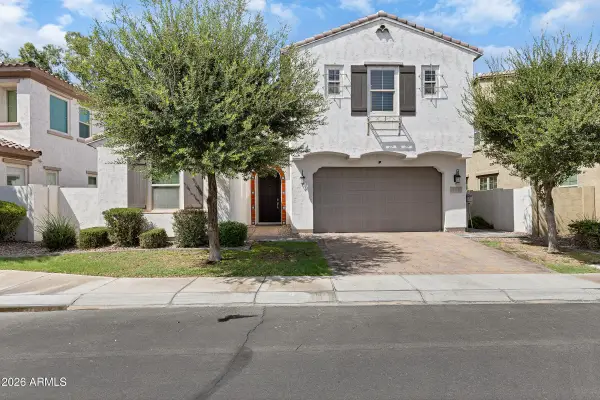 956 W Yellowstone Way, Chandler, AZ 85248