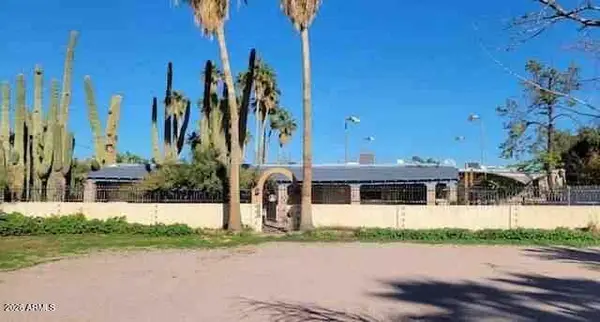 8712 E Main Street, Mesa, AZ 85207