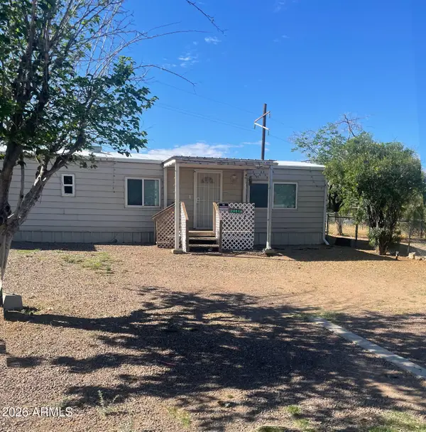 20519 E Emerald Drive, Black Canyon City, AZ 85324