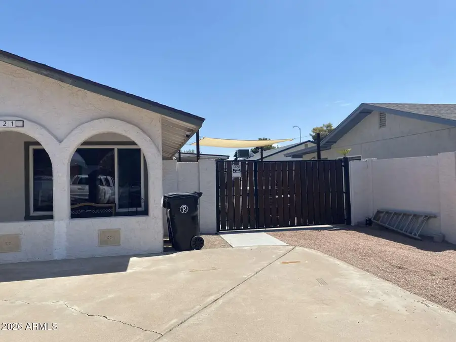 2221 W El Moro Avenue, Mesa, AZ 85202 - #3