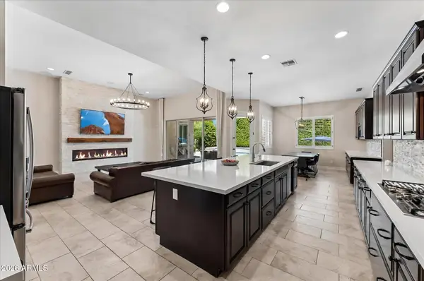 9282 W Patrick Lane, Peoria, AZ 85383