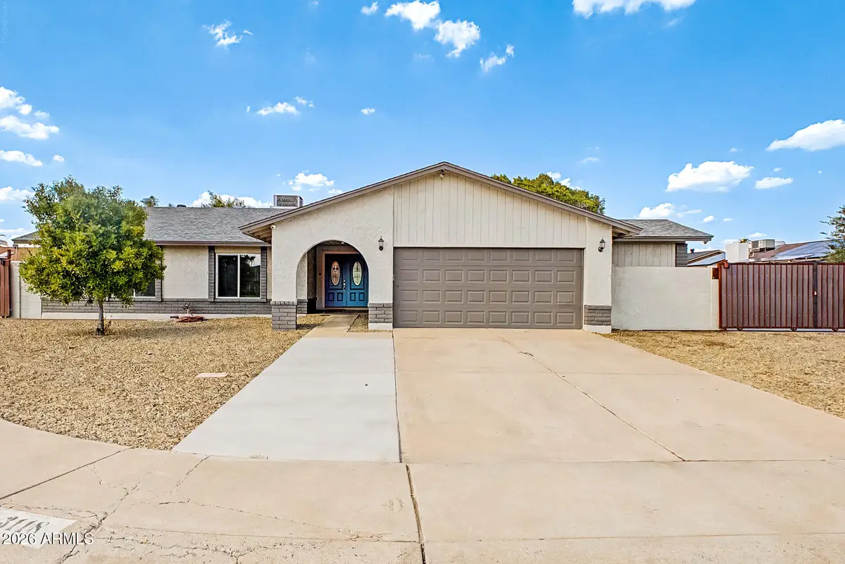 3118 W Woodridge Drive, Phoenix, AZ 85053 - #1