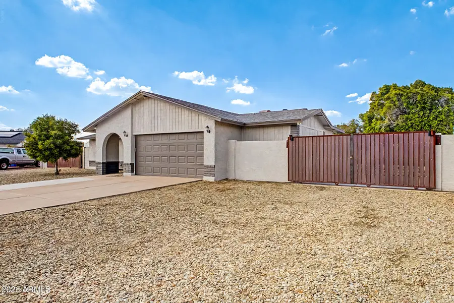 3118 W Woodridge Drive, Phoenix, AZ 85053 - #2