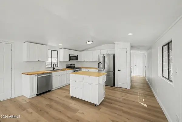 7704 E Glade Avenue, Mesa, AZ 85209