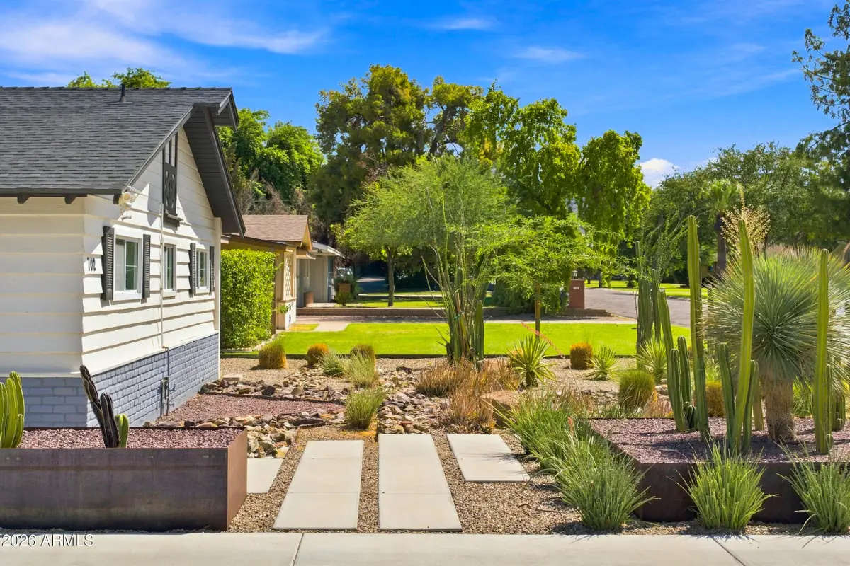 702 E Desert Park Lane, Phoenix, AZ 85020 - #1
