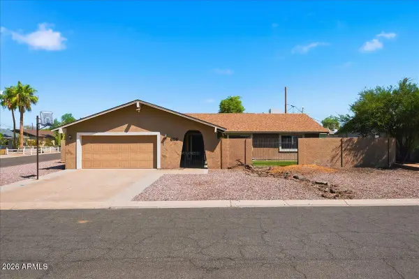686 W 22nd Avenue, Apache Junction, AZ 85120