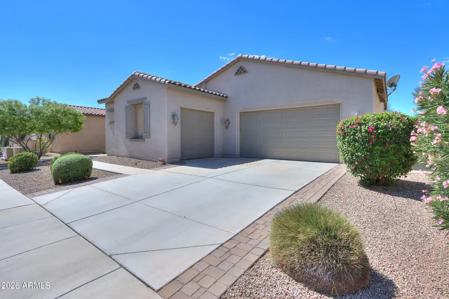 305 N Rainbow Way, Casa Grande, AZ 85194 - #3