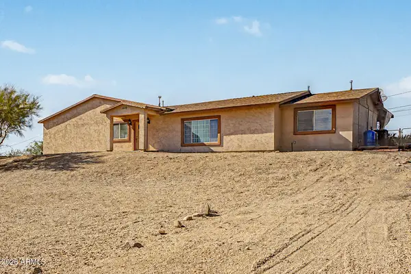 2402 W Roughrider Road, New River, AZ 85087