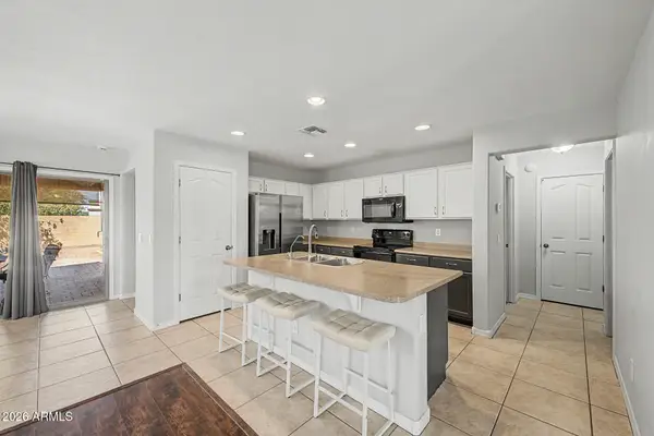 32974 N Sandstone Drive, San Tan Valley, AZ 85143