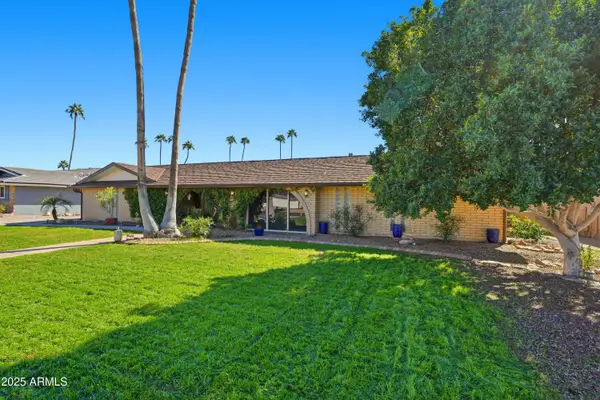 19 E Canterbury Court, Phoenix, AZ 85022