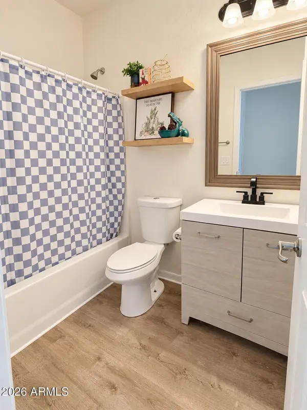 1087 W Empress Tree Avenue, San Tan Valley, AZ 85140