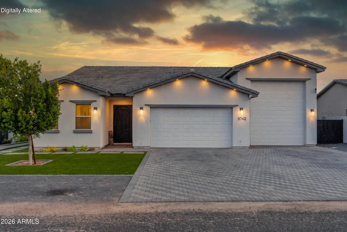 5742 E Red Bird Lane E, San Tan Valley, AZ 85140 - #1