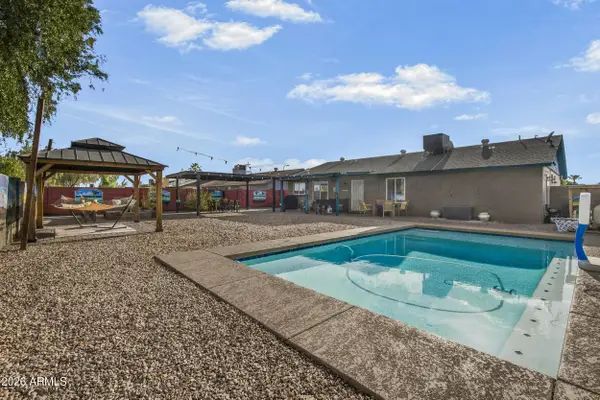9425 N 63rd Drive, Glendale, AZ 85302
