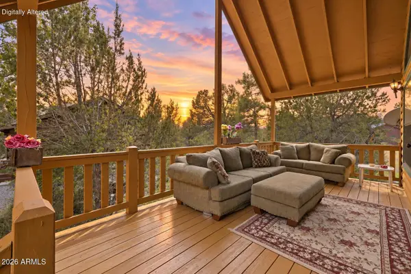 2803 Dogleg Way, Overgaard, AZ 85933