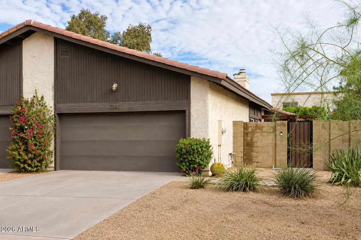 3142 E Clarendon Avenue, Phoenix, AZ 85016 - #1