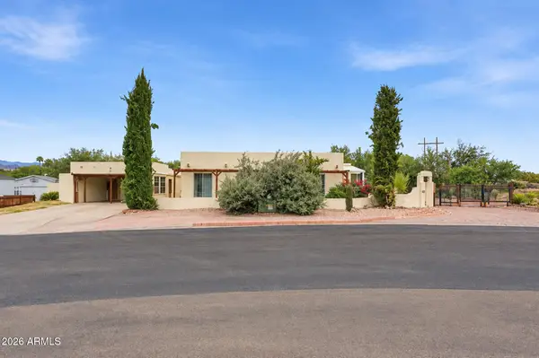323 S Piedra Negra Drive, Queen Valley, AZ 85118
