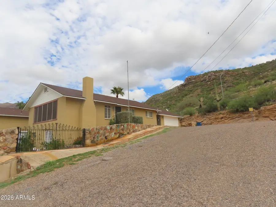 212 W Crowe Street, Superior, AZ 85173 - #2