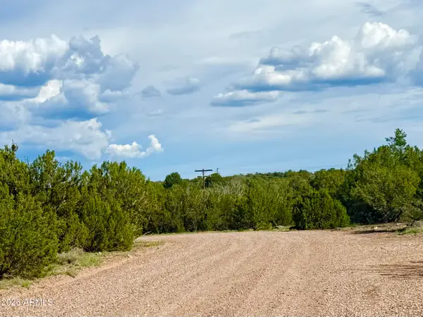8322 Navajo Drive, Show Low, AZ 85901