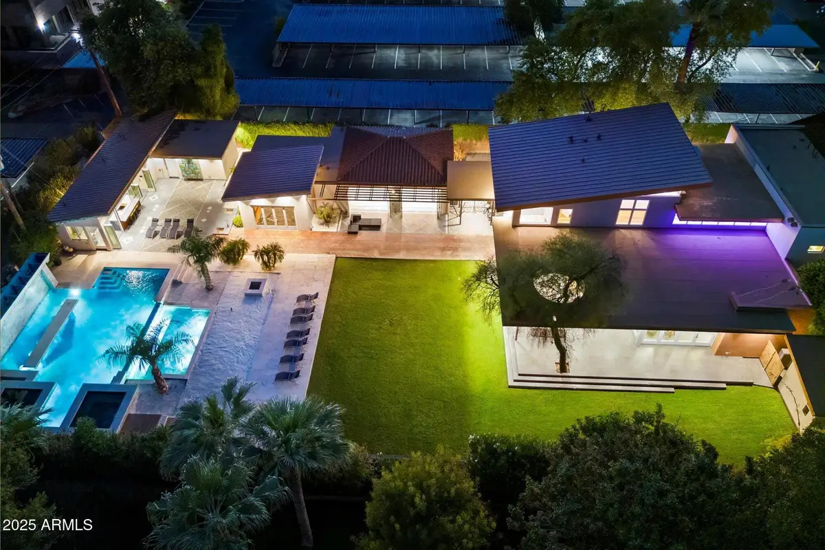 341 E Monte Vista Road, Phoenix, AZ 85004 - #1