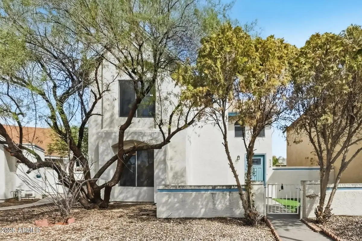6738 W Kings Avenue, Peoria, AZ 85382 - #1
