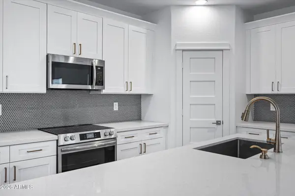 4389 E Alamo Street, San Tan Valley, AZ 85140