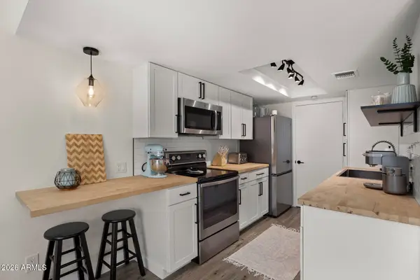 8580 E Indian School Road #E, Scottsdale, AZ 85251