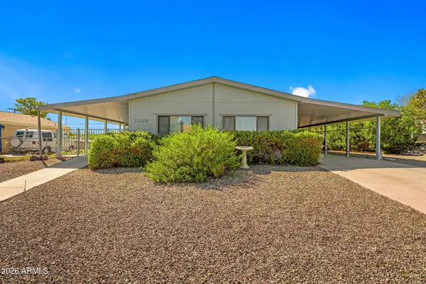 2069 W Smoketree Drive, Wickenburg, AZ 85390