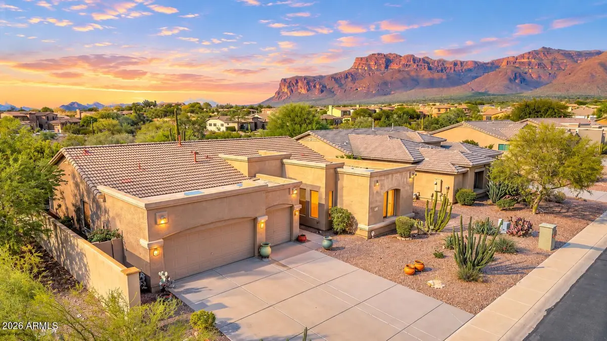 8206 E Apache Plumb Drive, Gold Canyon, AZ 85118 - #1