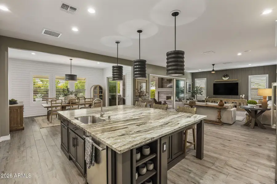 2933 E Daley Lane, Phoenix, AZ 85050 - #2