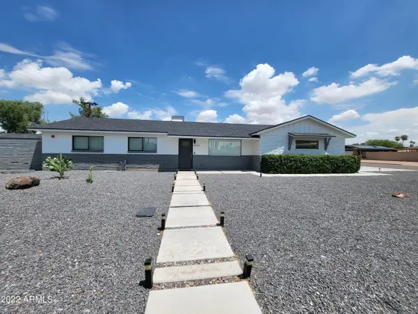 8560 E Camelback Road, Scottsdale, AZ 85251