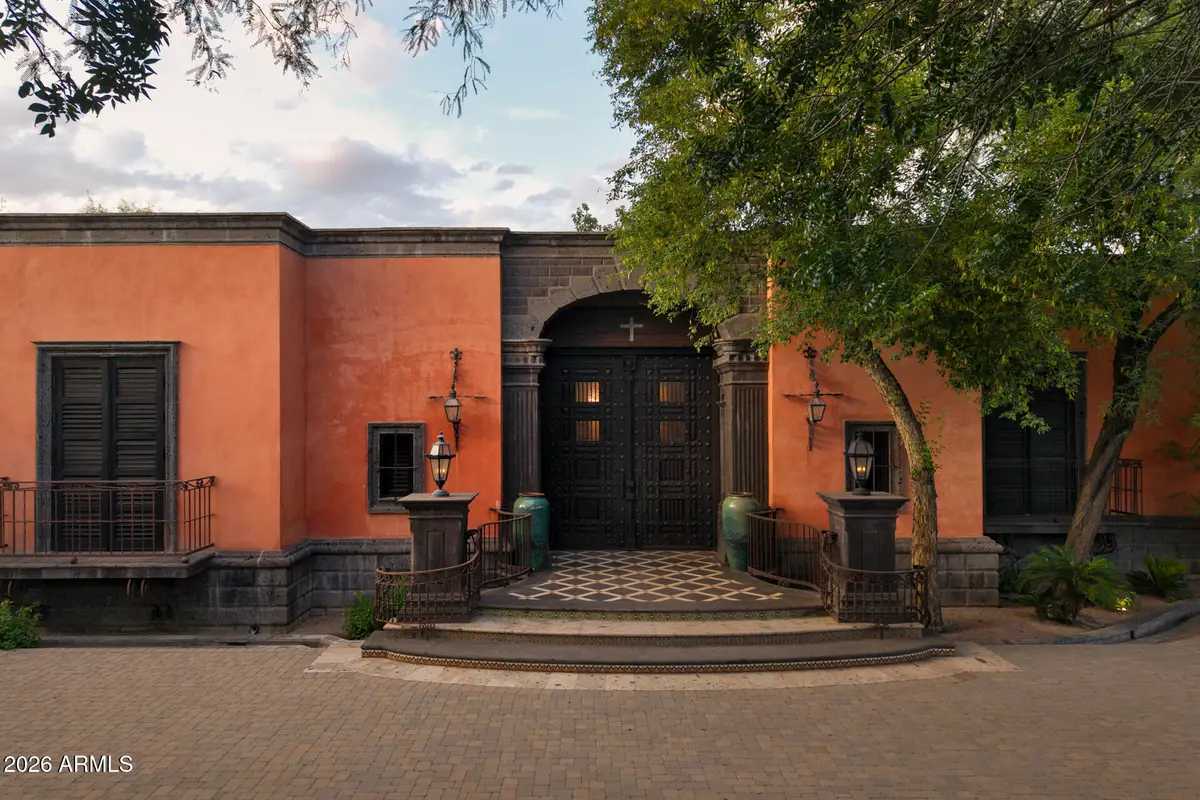 8100 N 68th Street, Paradise Valley, AZ 85253 - #1