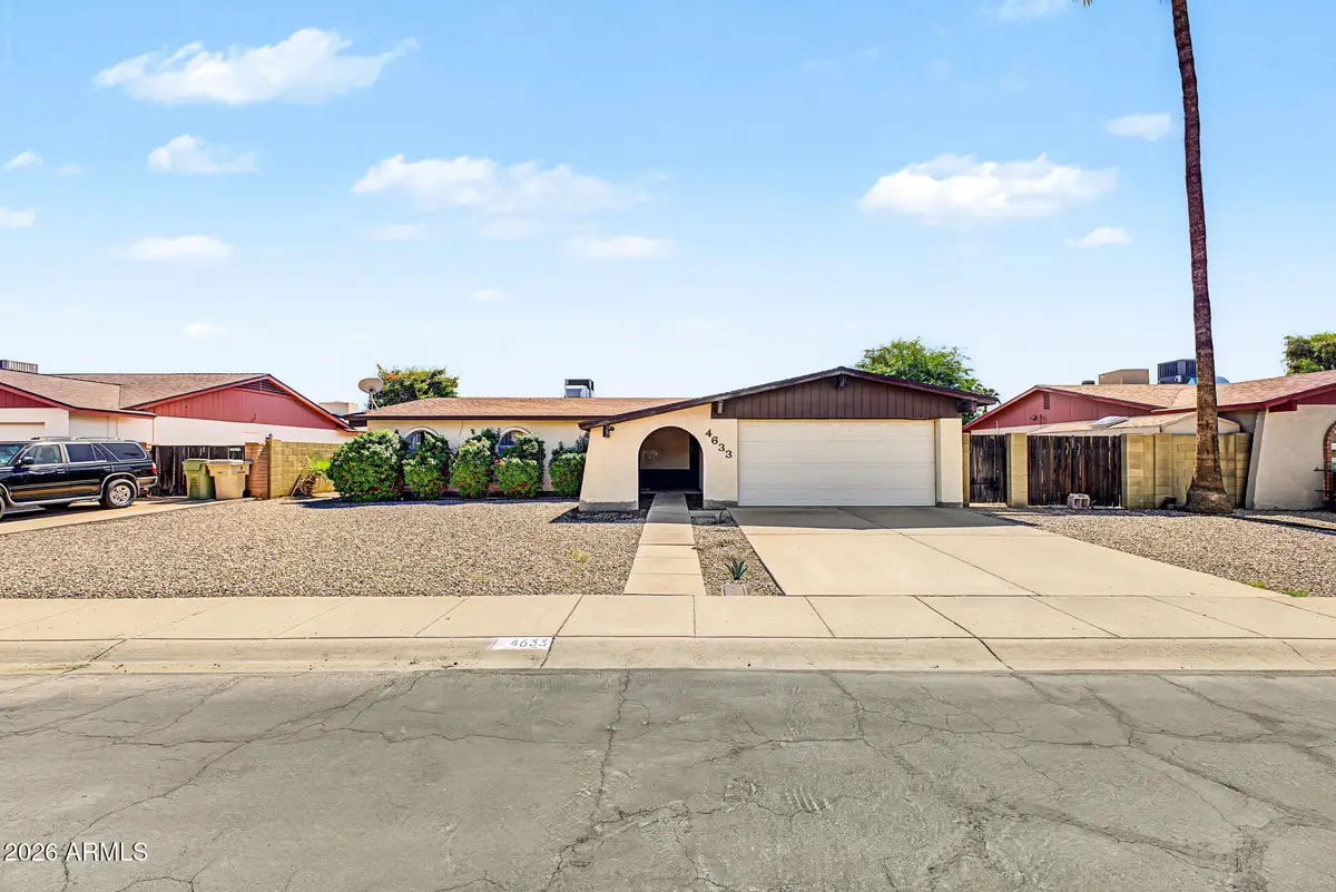 4633 W Lawrence Lane, Glendale, AZ 85302 - #1