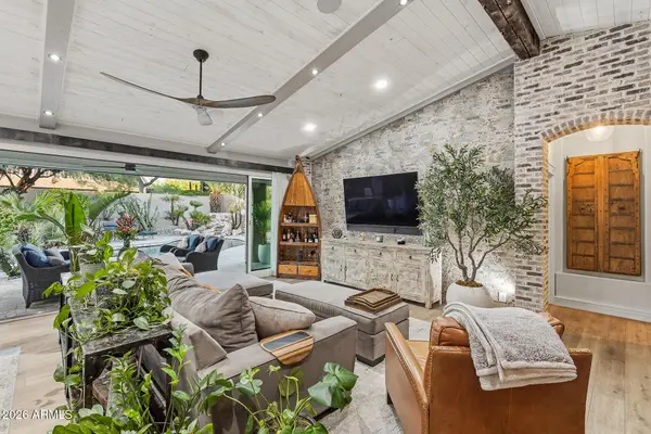 9046 E Calle De Valle Drive, Scottsdale, AZ 85255