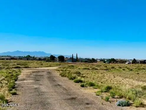 10404 & 10418 Wood Camp Drive, Kingman, AZ 86401