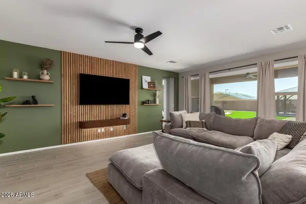 18549 W Seldon Lane, Waddell, AZ 85355