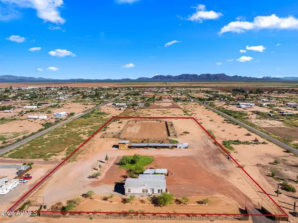 50828 W Long Rifle Road, Aguila, AZ 85320