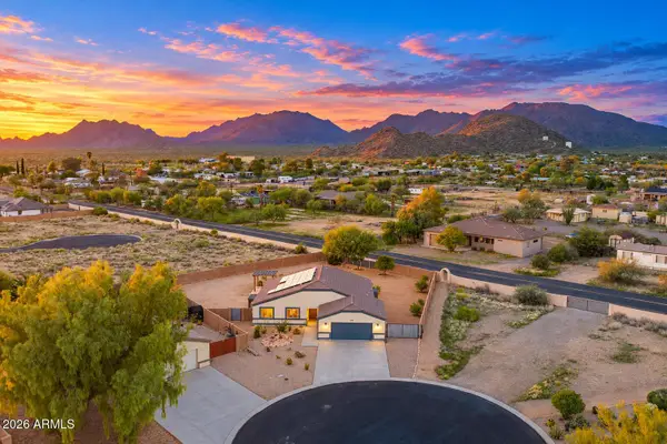 26320 S Nora Lane, Congress, AZ 85332