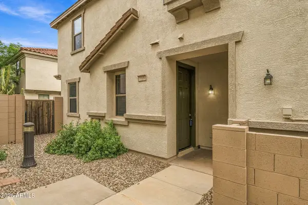 3034 E Donner Drive, Phoenix, AZ 85042