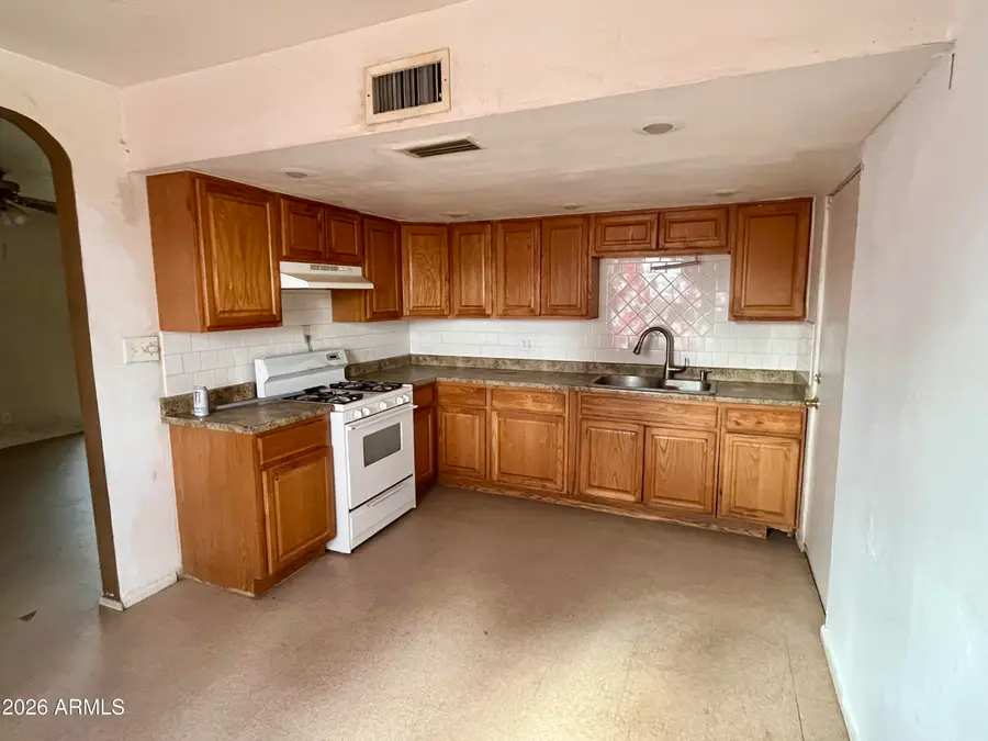 323 N 38th Avenue, Phoenix, AZ 85009 - #2