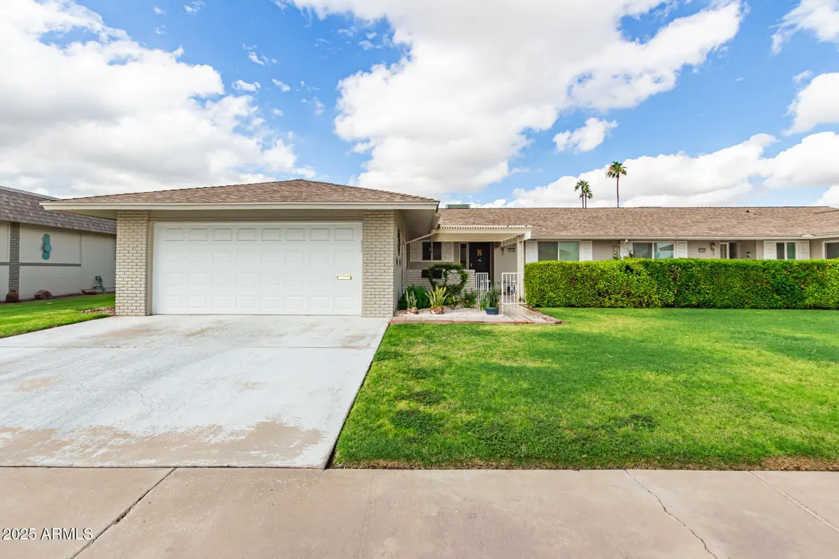 10404 W Kingswood Circle, Sun City, AZ 85351 - #1