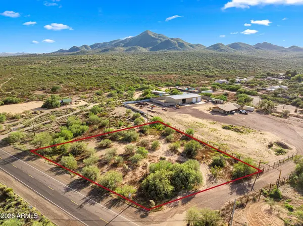 46640 N New River Road, New River, AZ 85087
