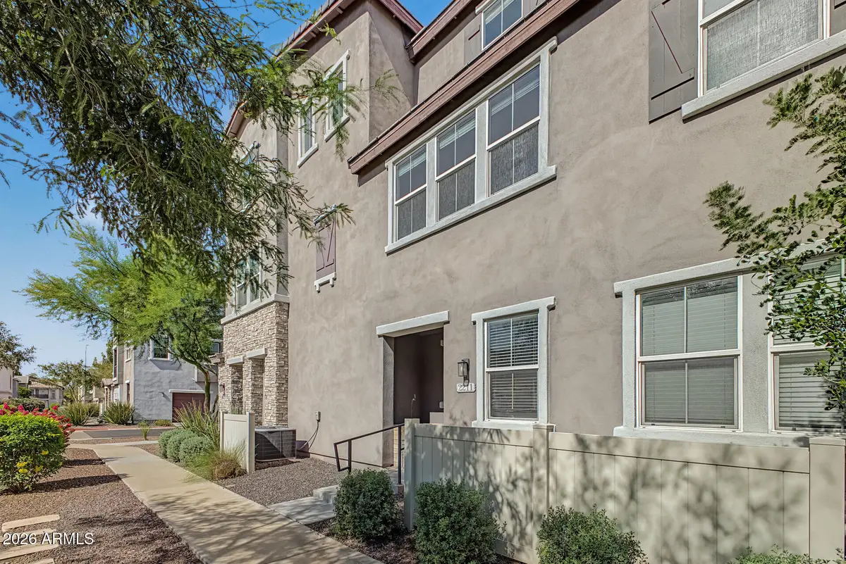 2211 E Hidalgo Avenue, Phoenix, AZ 85040 - #1