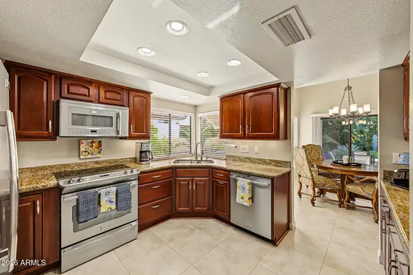 26006 S Foxglenn Drive, Sun Lakes, AZ 85248