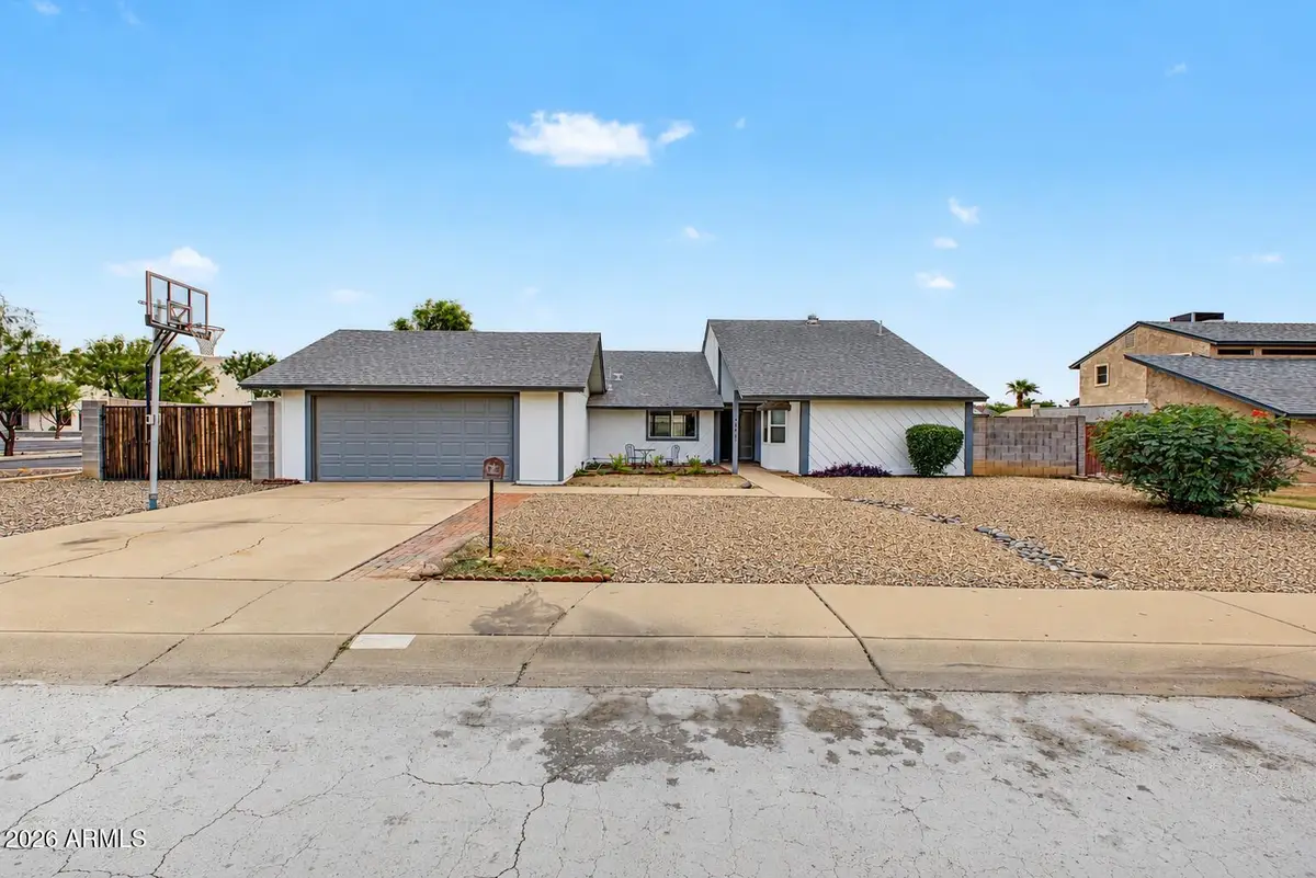 4401 W Gelding Drive, Glendale, AZ 85306 - #1
