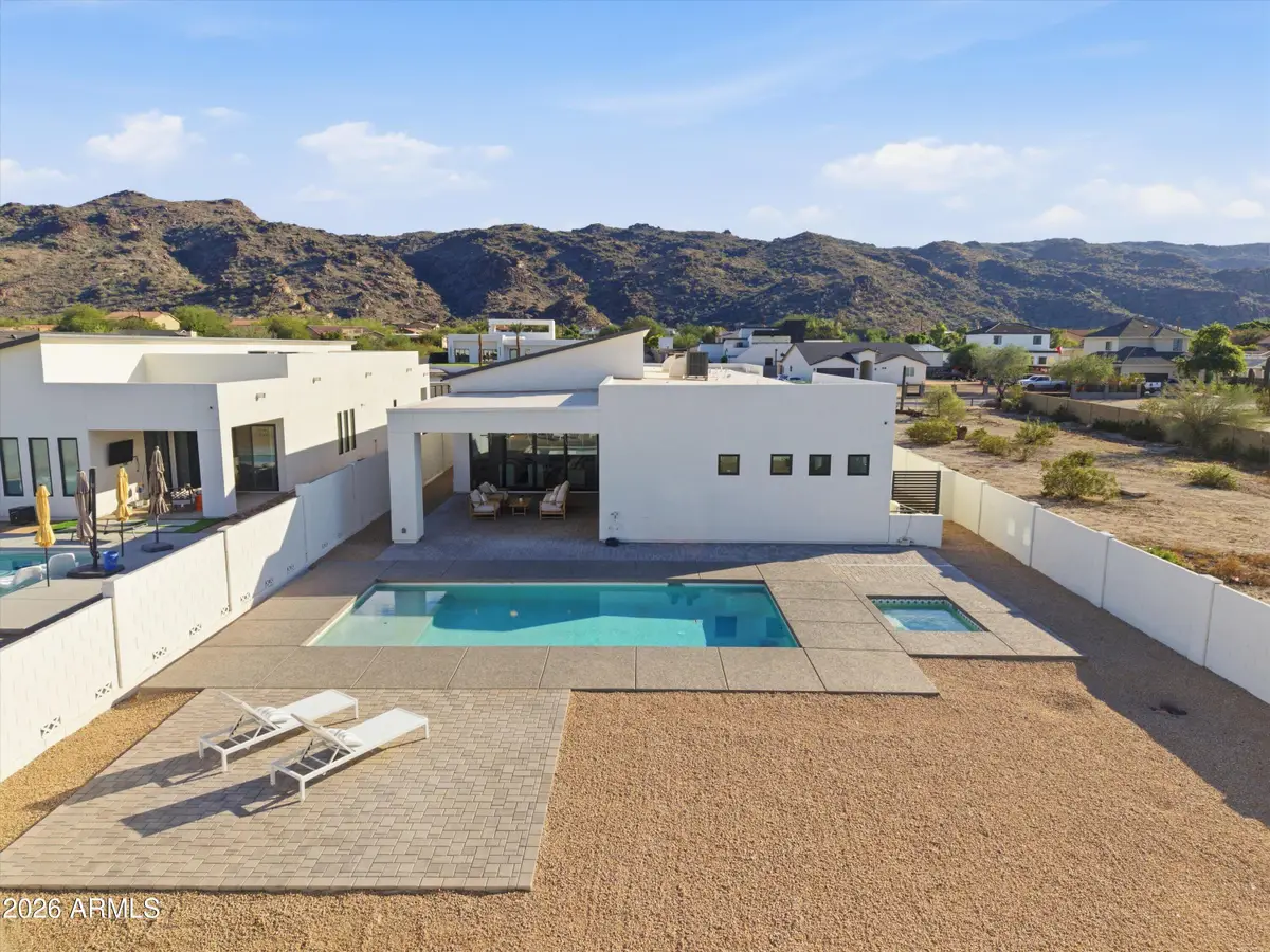 2240 E South Mountain Avenue, Phoenix, AZ 85042 - #1