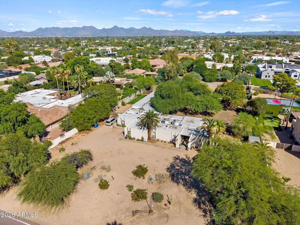 9827 N 56th Street, Paradise Valley, AZ 85253 - #1