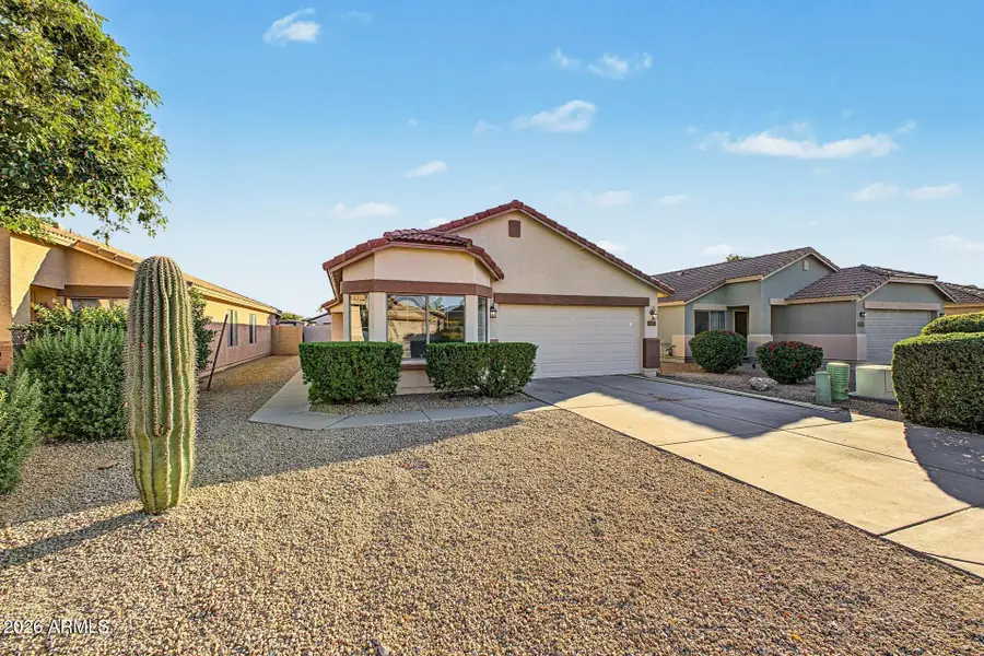 1055 E Vernoa Street, San Tan Valley, AZ 85140 - #2
