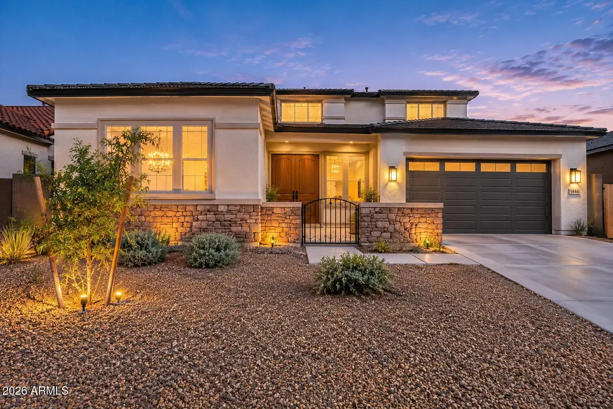 5844 W Mauna Loa Lane, Glendale, AZ 85306 - #1